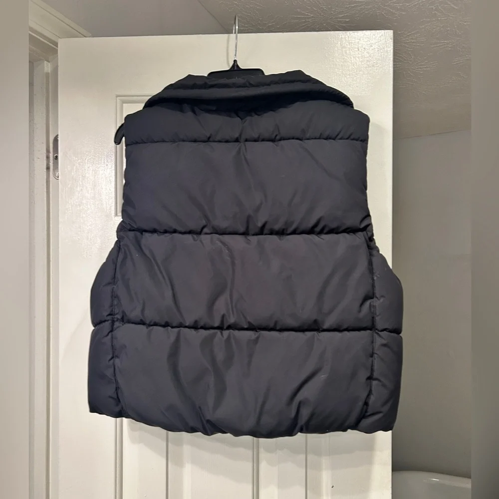 NEW H&M Black Puffer Vest - Picture 4 of 5